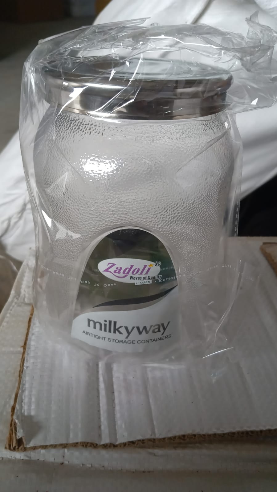 Airtight glass mason jar, 2000 ml capacity for food storage and preservation.